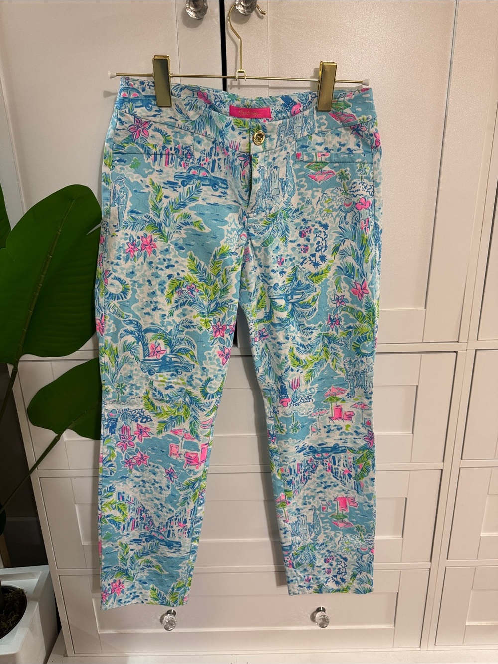 Lilly Pulitzer Light Blue Tropical Print Cropped Pants